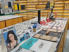 店内环境-罗伯特眼镜·蔡司官方授权(罗湖国贸店)