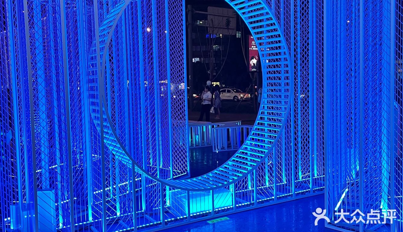 成都看展 | 520超浪漫光影展，去表达去感受