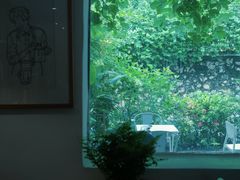 -彳亍咖啡·这里(水湾路店)