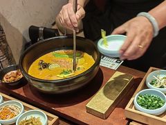-银米·云南传统过桥米线(双廊黑金冠店)