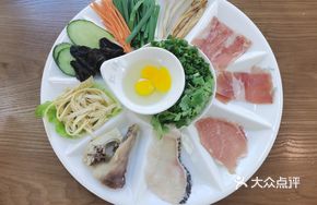 Signature Red Wine Bridge Rice Noodles