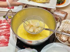 金牌花胶走地鸡-禧悦楼 · 港味海鲜火锅