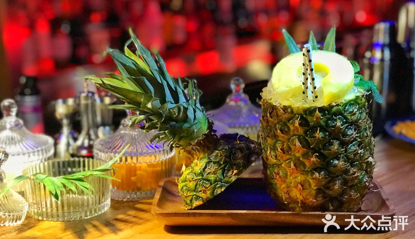 高颜值的一家酒吧哦