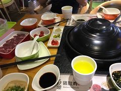 -洪氏嗨捞·广东猪肚鸡·椰子鸡火锅(西咸万象城店)