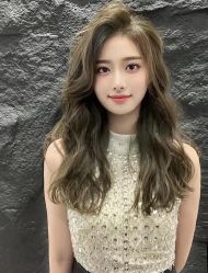 -诗悦发型烫染SALON