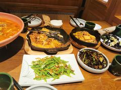 -云海肴·汽锅鸡·云南菜(天山百盛优客店)