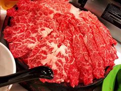 安格斯牛肉-鲜入围煮花胶鸡海鲜火锅