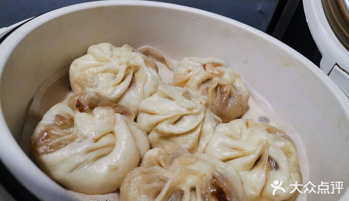 我可以负责任的说，是我到目前为止吃到的最好吃的包子