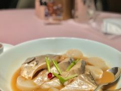 鲳鱼烧年糕-新荣记(南京西路店)