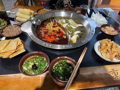 -重庆故事姊妹老火锅(财经学院店)