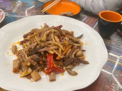 -乡村馕坑肉·烧烤·新疆菜·本地人更爱吃(阿勒泰首店)