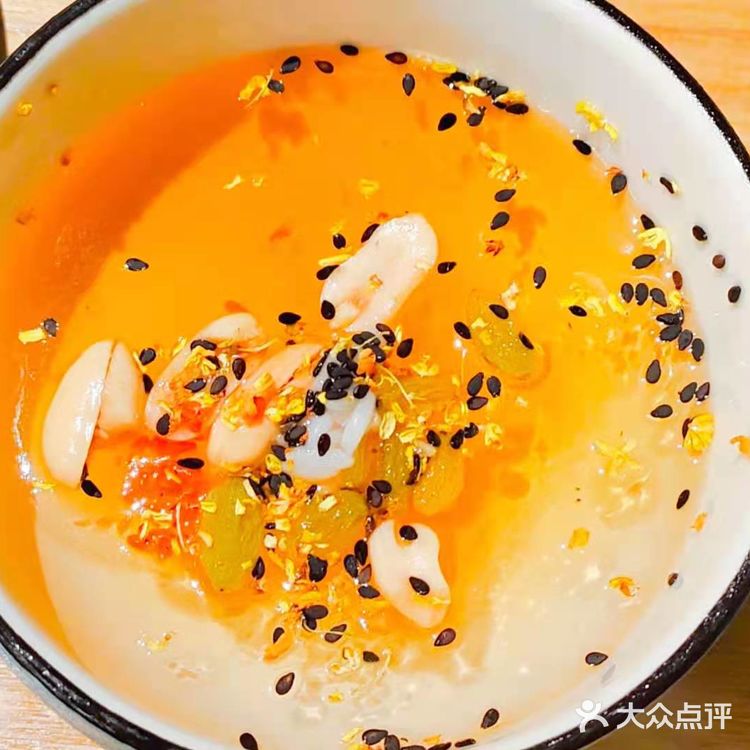 吃小龙虾又多了个好去处[调皮]