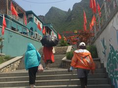 -百里峡七彩艺术小镇