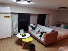 -乐嗨公寓(苏州火车站店)