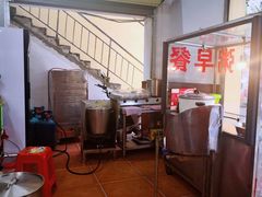 -阿汉名材老鸡汤饭店(金鸡岭店)