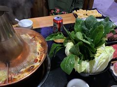 -果松木炭酸菜铜火锅·外婆参鸡汤