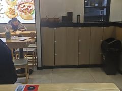 -魔都三兄弟酸辣粉·蘸卤炸串(虹桥万科店)