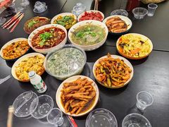 -红河谷晴天别墅轰趴馆