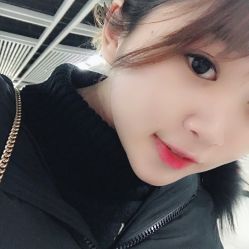 -U mi Nail美甲工作室