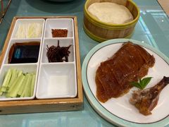 明湖烤鸭-鹊华居·地道鲁菜·海鲜·融合味(大明湖店)