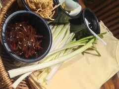 -德彪酒馆围炉串串
