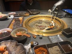 -铭牛烧肉·和牛海鲜自助(高新月牙湖店)