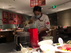 -海底捞火锅鲜切牛肉主题店(长寿路店)