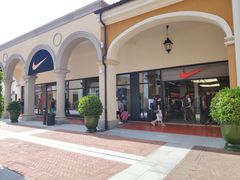 -佛罗伦萨小镇广佛名品奥特莱斯(疏港路店)