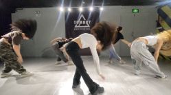 点击看大图 -TOMBOY爵士舞韩舞舞社