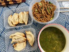 -黄阿姨锅贴大王(万航渡路店)