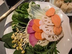 -左庭右院鲜牛肉火锅(金山万达店)