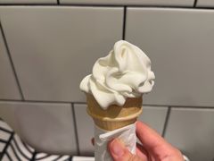 -麦当劳(保利若比邻店)
