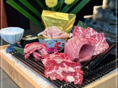-铭牛烧肉·和牛海鲜自助(高新月牙湖店)