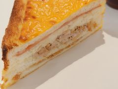 黄金香熏鸡肉三明治-85度C(广州东银广场店)