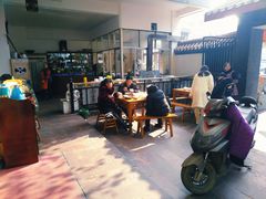 -茅屋大酒店