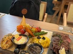 -Mark&Mars Restaurant