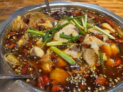 -乡土特色.冷锅鱼.牦牛肉汤锅