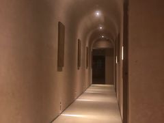 -灸春堂·艾灸·痛症·整脊连锁(之江银泰店)