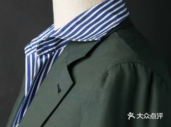 这次给大家安利灰绿色套装 选用抗皱且易打理的Fres