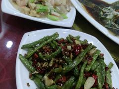 -绿岛酒楼(小海地店)