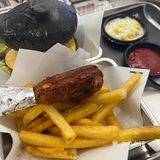 草莓熊被black burger香麻了!