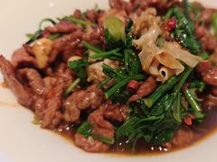 香菜摔打黄牛肉-桂满陇·蟹黄小笼汤包(清河万象店)