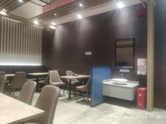 大堂-魏家凉皮(郑州东站店)