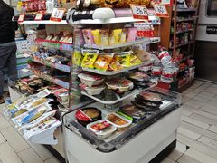 -全家便利店(襄阳南路店)