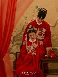 -至臻微拉婚纱摄影