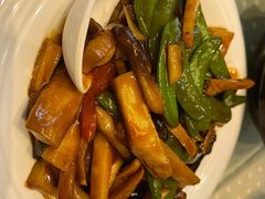 黑鸡枞菌炒甜豆-峨嵋酒家(德内店)