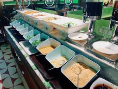 -洪氏嗨捞·广东猪肚鸡·椰子鸡火锅(西咸万象城店)