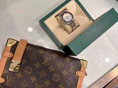 -聚云奢二手奢侈品黄金手表包包回收·中古店(三里屯总店)