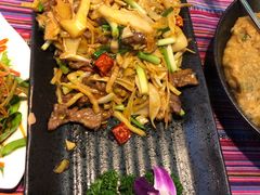 -香巴拉云南餐厅(华莱坞店)