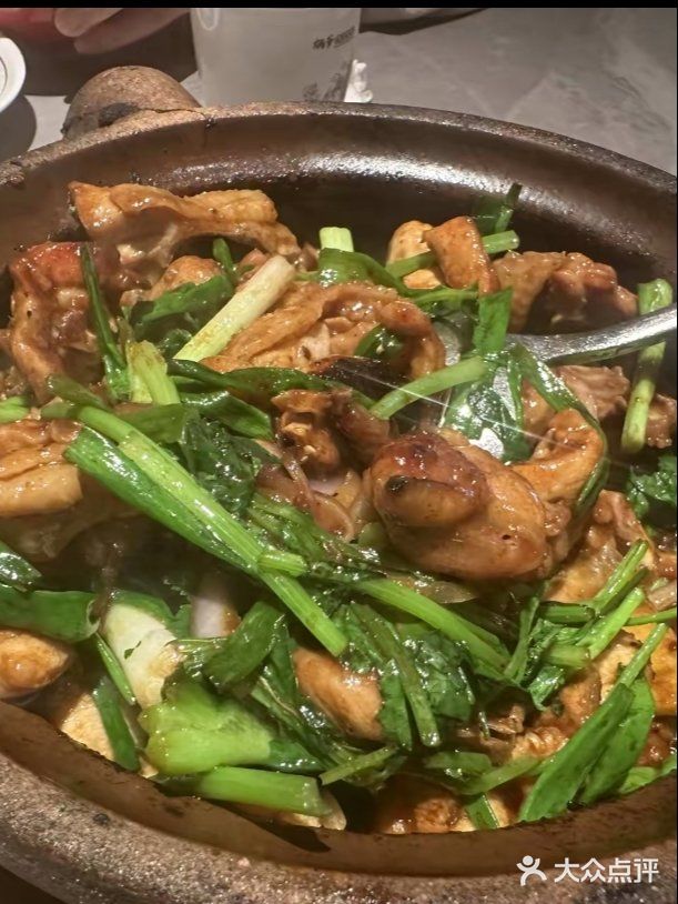 🔥炳爷啫啫煲杀疯了！每道菜都藏着粤式浪漫